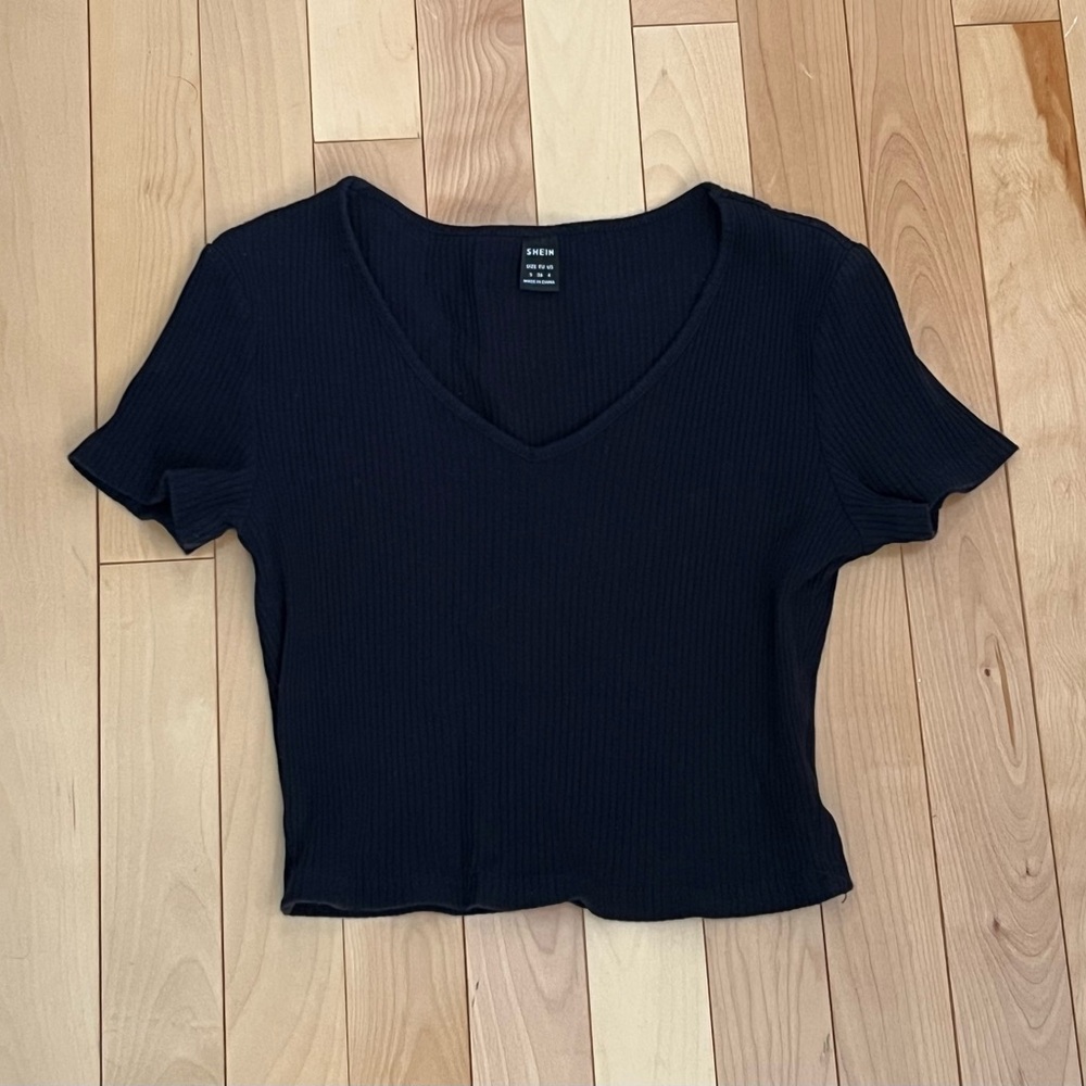 SHEIN Dark blue Ribbed V-Neck Crop Top